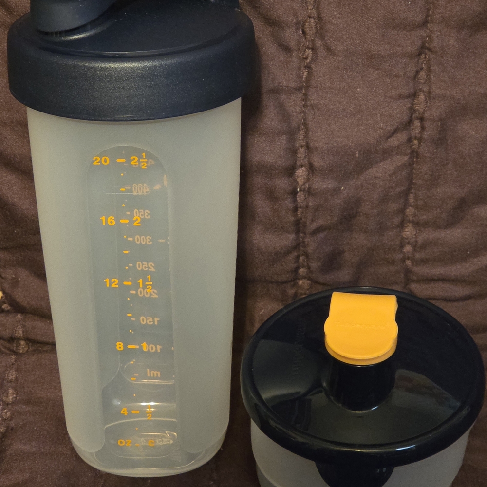 Tupperware - Picture 2 of 5